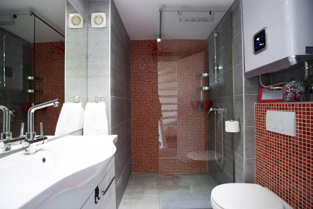 A Bright Hideaway Apartment ดูบรอฟนิก ภายนอก รูปภาพ